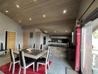Appartement moderne 5 pièces, proche des pistes avec cheminée, terrasse, parking et bois inclus - FR-1-297-346 - Auris - 6