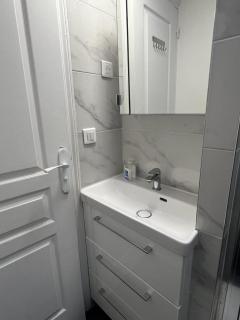 APPARTEMENT AU CŒUR DE MARAIS DANS CENTRE de PARIS - 8