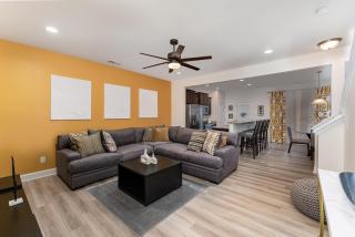 Stylish Getaway near City Center and Amphitheater - Raleigh - 0