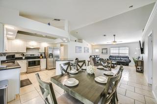 BBQ and Boat Dock Canal-Front Home in Cape Coral! - Cape Coral - 3