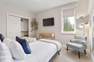 Downtown w Rooftop Deck 4 Bedrooms 3 Baths - Nashville - 3
