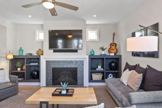 Downtown w Rooftop Deck 4 Bedrooms 3 Baths - Nashville - 4