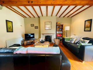Stunning location for 4 with Pets Log fire Pass the Keys - Hartington - 5
