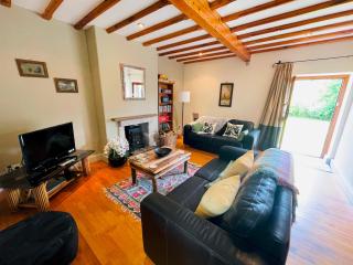 Stunning location for 4 with Pets Log fire Pass the Keys - Hartington - 4