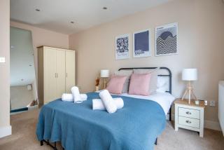 Modern Flat with Balcony next to Station by CTO Serviced Accommodation - Londra - 7