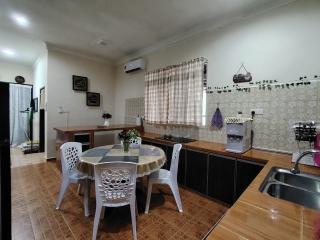 Sri MaLati Homestay and Event Space - Balik Pulau - 8