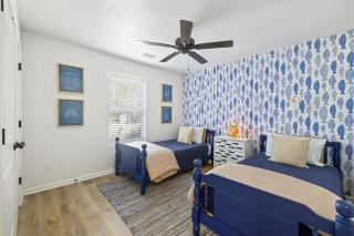 Shellys Chateau - Cedar Key - 5
