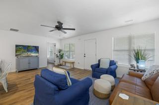 Shellys Chateau - Cedar Key - 3