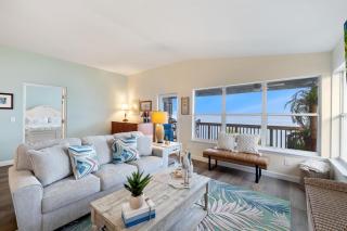 Bubbles Up water front condo - 7