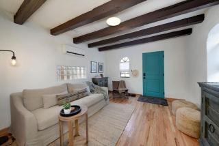 Cozy Southwest Home with Yard and Pet Friendly - 9