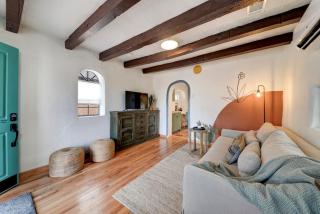 Cozy Southwest Home with Yard and Pet Friendly - 8