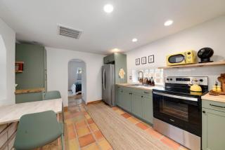 Cozy Southwest Home with Yard and Pet Friendly - 6