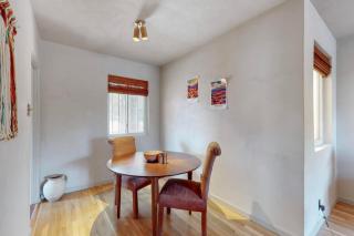 King Bed Centrally Located - 0