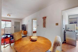 King Bed Centrally Located - 2