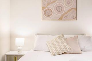 Gorgeous 2brm in leafy Elwood - 6