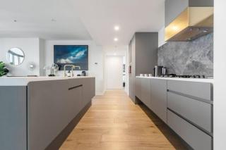 Luxury 3brm Sub Penthouse - 4