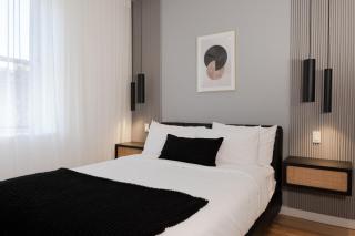 #8 - Refined Studio - Self Check in - Plateau - St-Denis - AC - TV - Montréal - 2