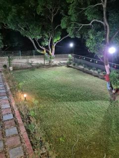 Birds and blossom farmhouse lucknow - Lucknow - 6