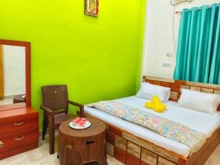 Om Home Stay AC Rooms - Ayodhya - 4