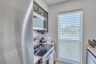 Relaxing Family Retreat in West Arlington Duplex - 2
