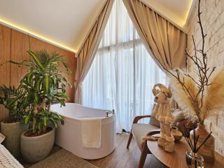 Urban Cabin One - Luxury Cabins - 9