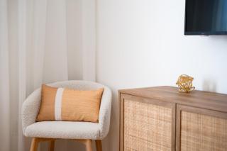 #10 - Serene Studio - Self Check in - Plateau - St-Denis - AC - TV - 2