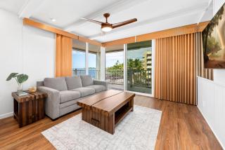 Classic Hawaiian Oceanfront Condo with Top Location - Hale Kona Kai 413 by Casago Kona - Kailua-Kona - 1
