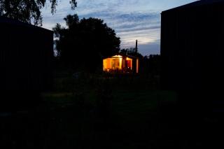 408 Kleinis Tiny House mit Kamin bis 4 Pers - 8