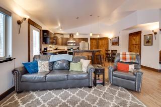 Denali Basecamp: Cozy Talkeetna Chalet w/ Fire Pit - 5