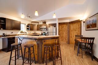 Denali Basecamp: Cozy Talkeetna Chalet w/ Fire Pit - 3