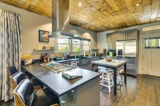 Walk to SoCo Home with Decks and City Views in Austin - 4