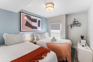 Stylish 2BR Miami Home with Gated Parking & Patio - Miami - 5