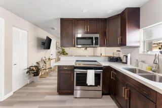 Stylish 2BR Miami Home with Gated Parking & Patio - 7