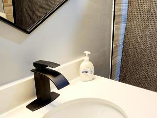 Modern Two Bedroom Home - 6