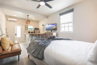 Charming Studio in Miami with Parking and Patio - Miami - 0