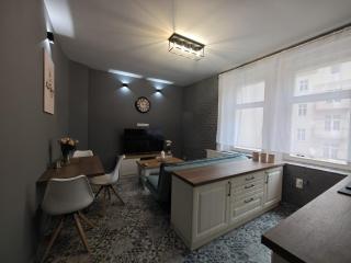 Karlovy Cute Inn by Rentez - 7