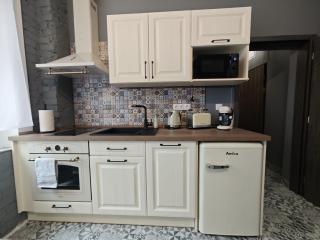 Karlovy Cute Inn by Rentez - 6