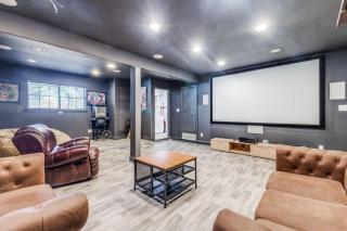 Stunning 5BR 2BA Holiday Home with Private Pool and Cinema - 7