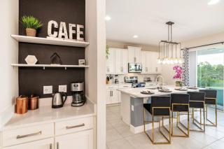 Fantastic Disney Vacation W Pool and Movie Theater - 2