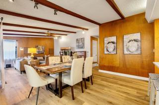 Spacious Mid Century Modern Sunroom Rambler - Shoreline - 5