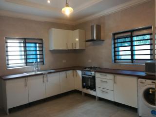 Diaspora Holiday Villa - Aburi - 9