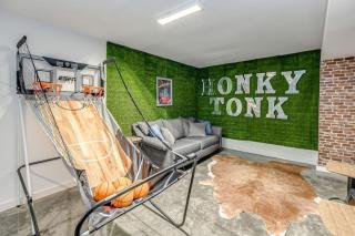 Honky Tonk Game Room with Rooftop Deck - Nashville - 7