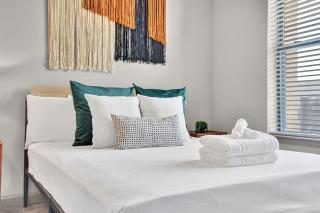 Ebony & Ivory Midtown King Bed - Atlanta - 8