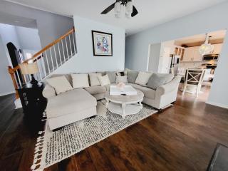 Spacious 4 BDRM Fenced Yard with Garage - 8
