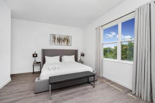 5BR and 4BA Family Escape with Private Pool, Near Disney - 7