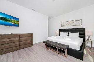 Charm 5BR Home with Private Pool, 15 Min to Disney - 7