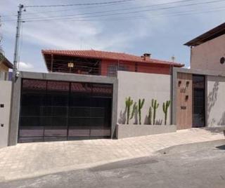 Casa Enorme com Piscina, Sauna e Área para Festas - 5