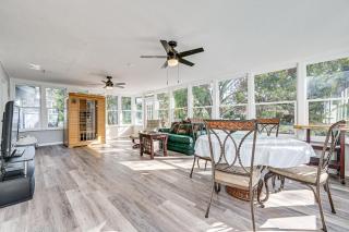 6 Mi to Sponge Docks Lake Tarpon Getaway with Dock! - Palm Harbor - 0