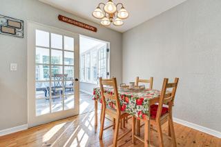 6 Mi to Sponge Docks Lake Tarpon Getaway with Dock! - Palm Harbor - 5