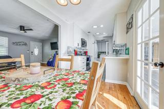 6 Mi to Sponge Docks Lake Tarpon Getaway with Dock! - Palm Harbor - 4